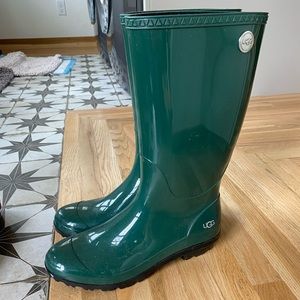 Barely worn green ugg tall rain boots